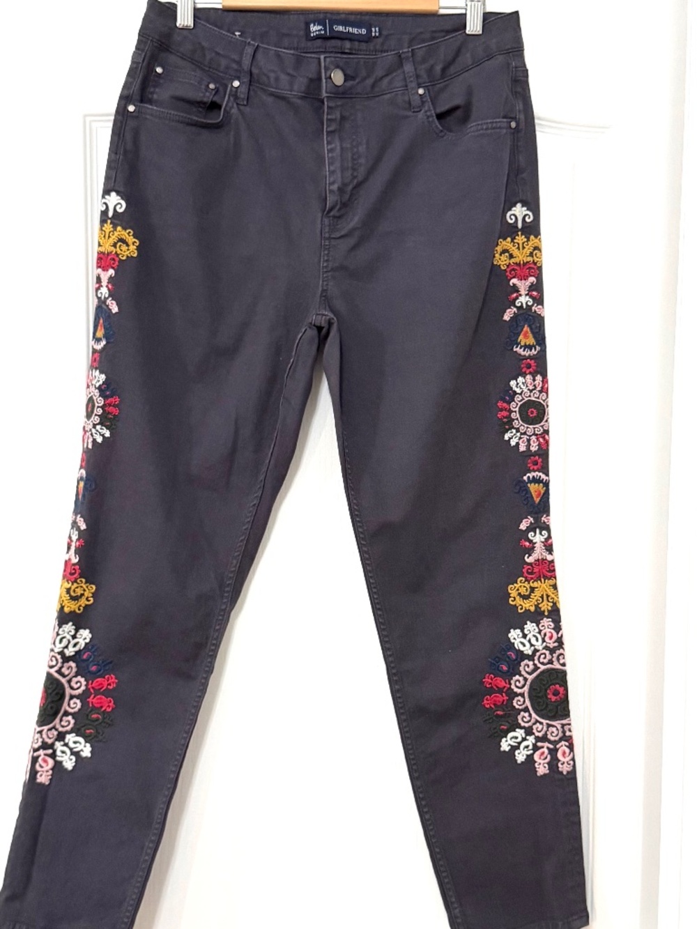 Boden Boho Embroidered Girlfriend Jeans Size 12R